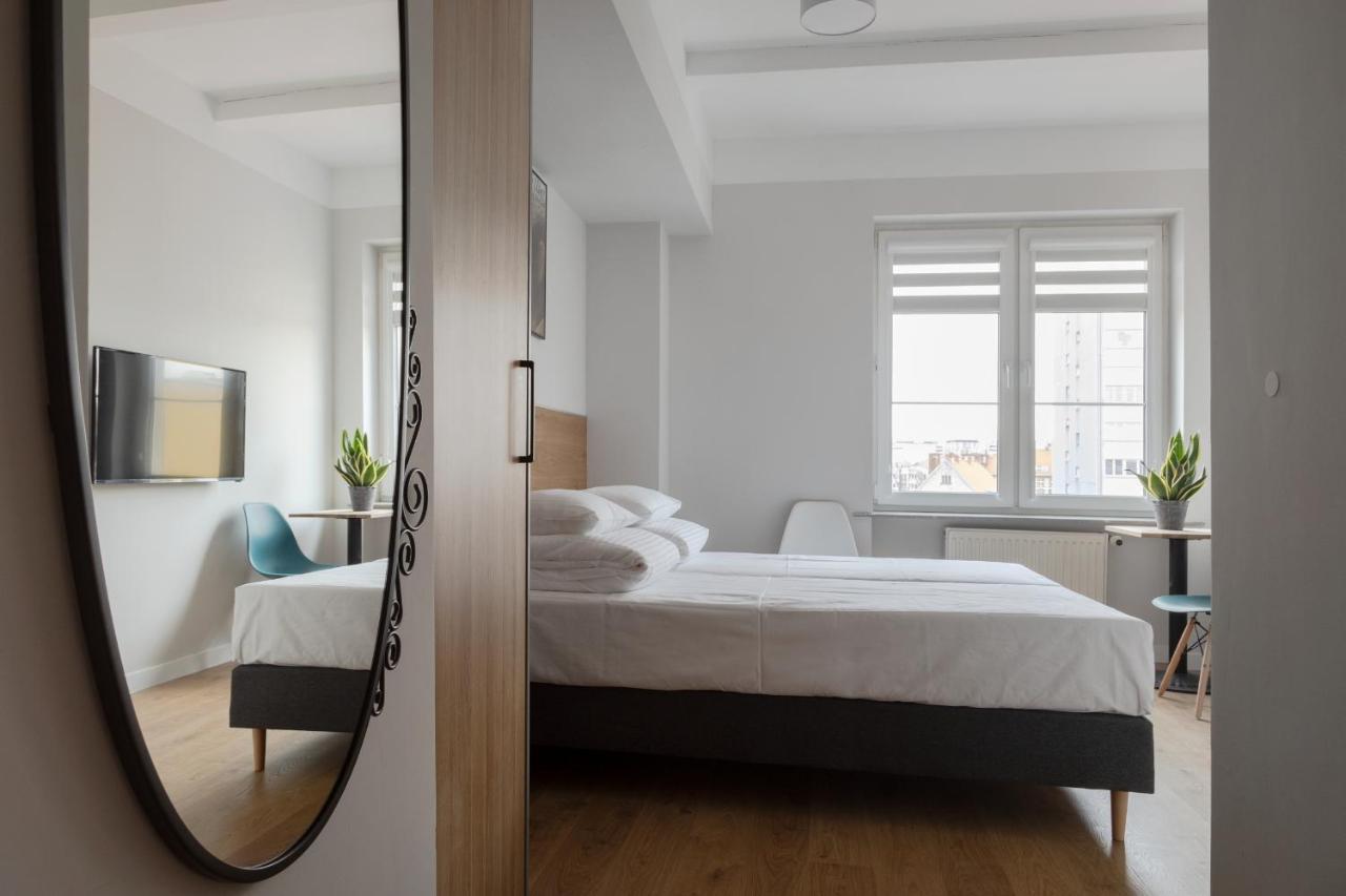 Moho Xl Hostel Wroclaw Bagian luar foto