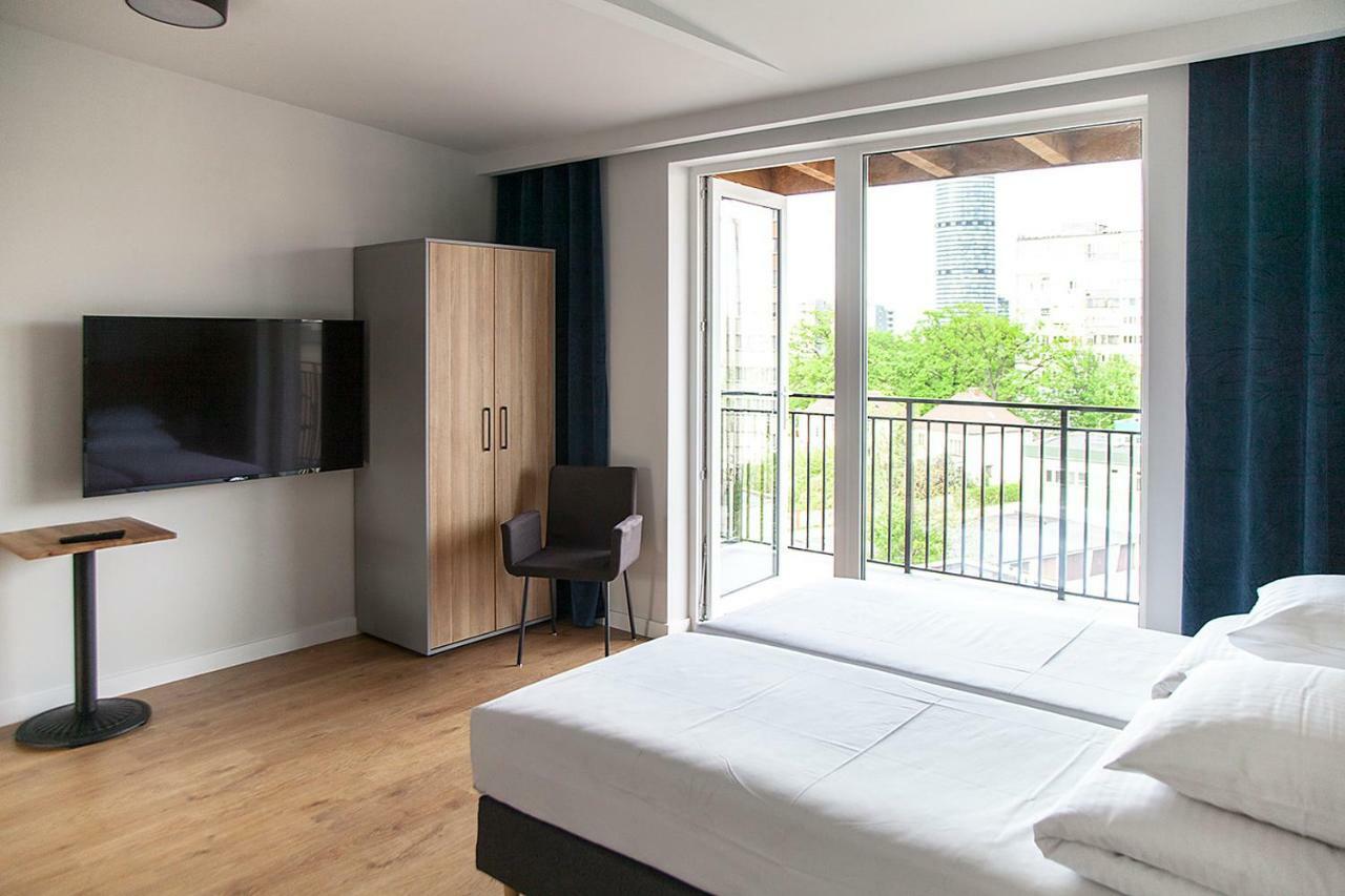 Moho Xl Hostel Wroclaw Bagian luar foto