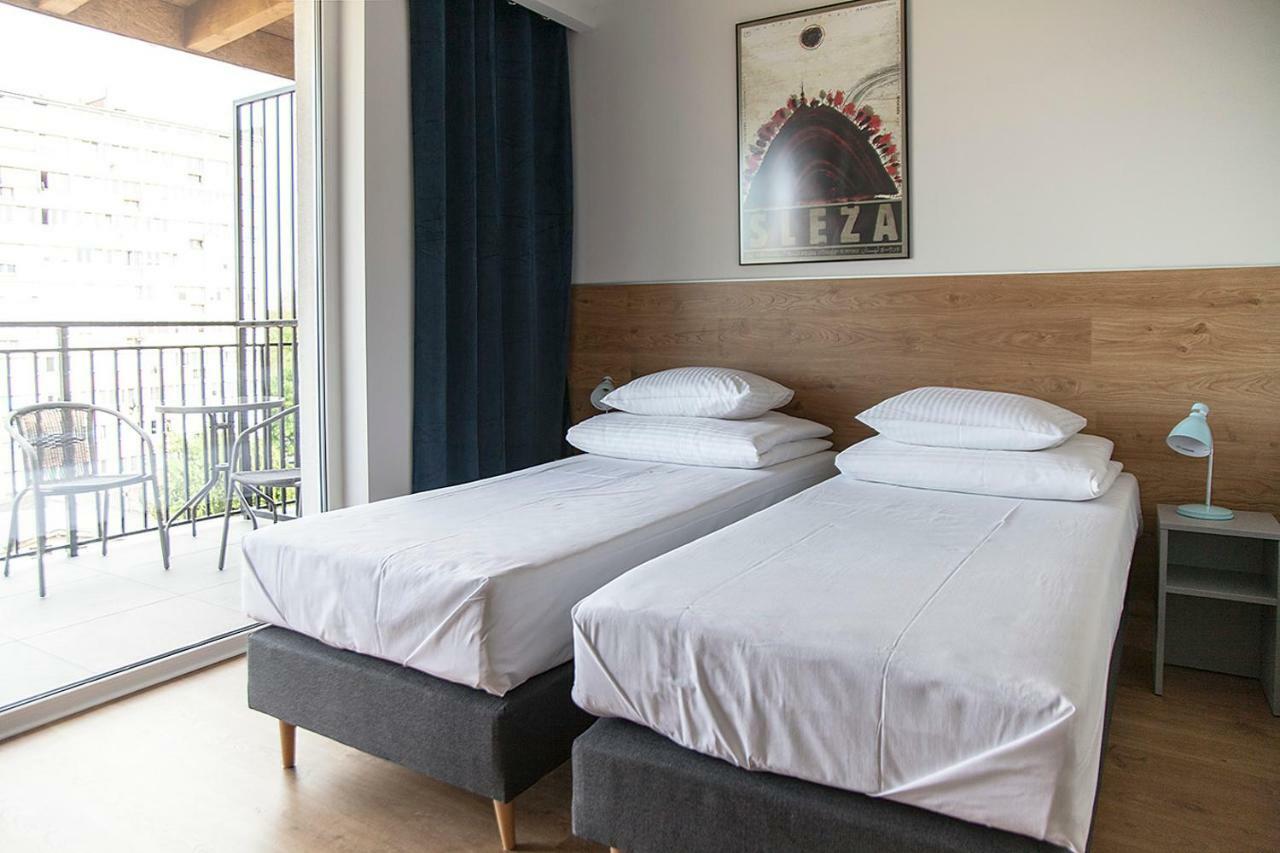 Moho Xl Hostel Wroclaw Bagian luar foto